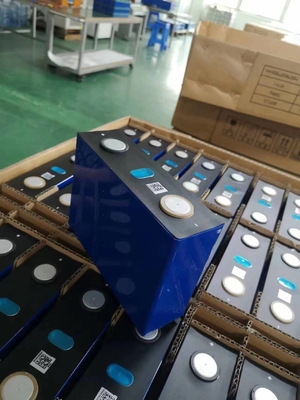 Célula prismática recargable LiFePO4 del grado A 3.2V 102Ah de la fábrica original para el bloque de litio de la energía solar EVorage E