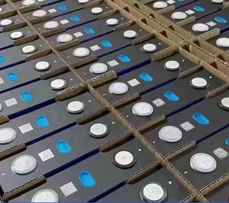 Célula prismática recargable LiFePO4 del grado A 3.2V 102Ah de la fábrica original para el bloque de litio de la energía solar EVorage E